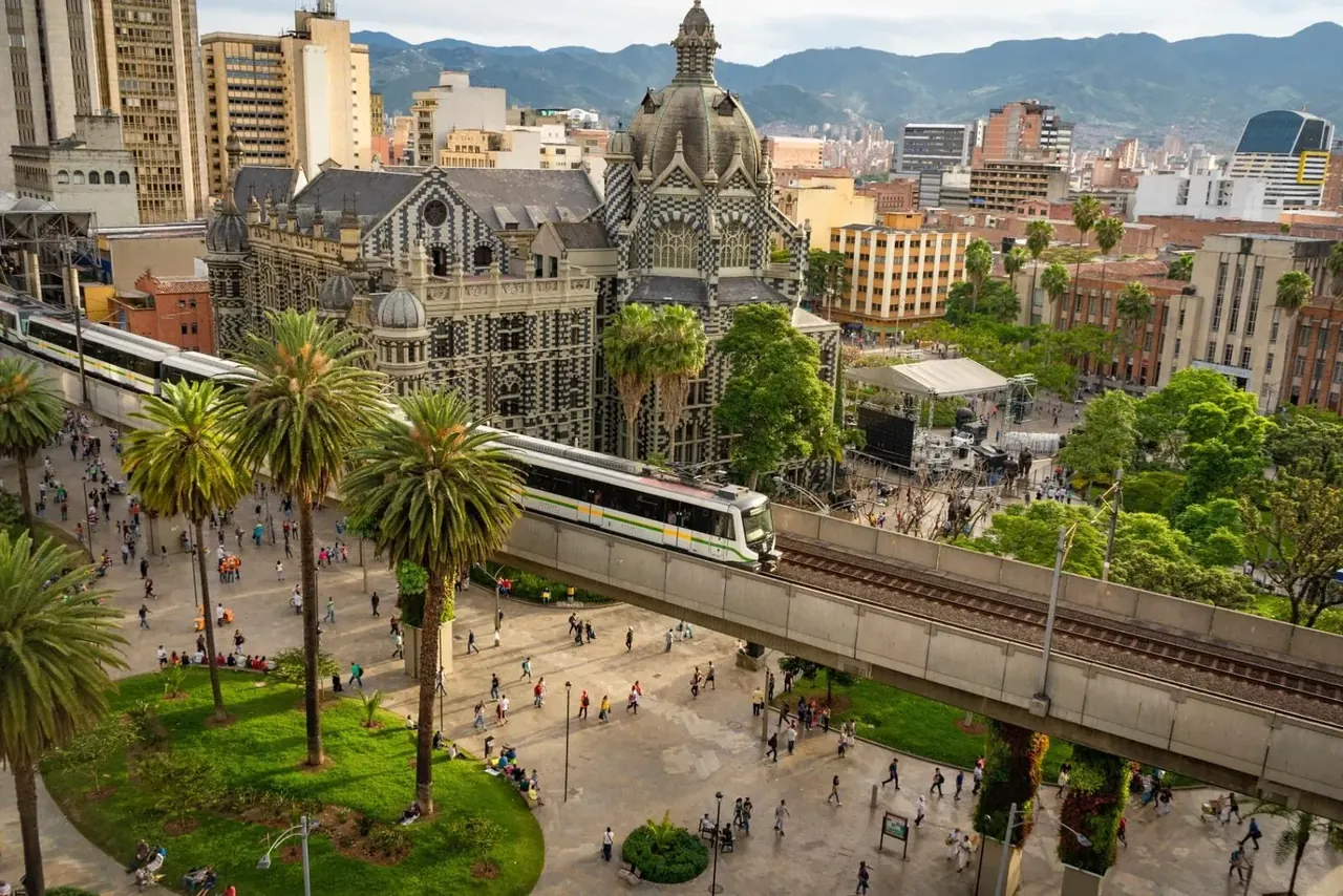 Medellín: Innovation & Mountain Retreats