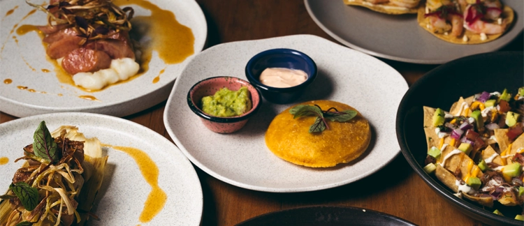Traditional and fusion lunch spread in Zipaquirá